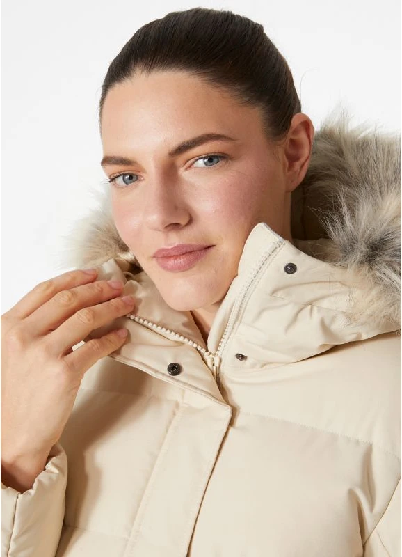 Moteriška pašiltinta parka Helly Hansen Blossom Puffy, smėlio