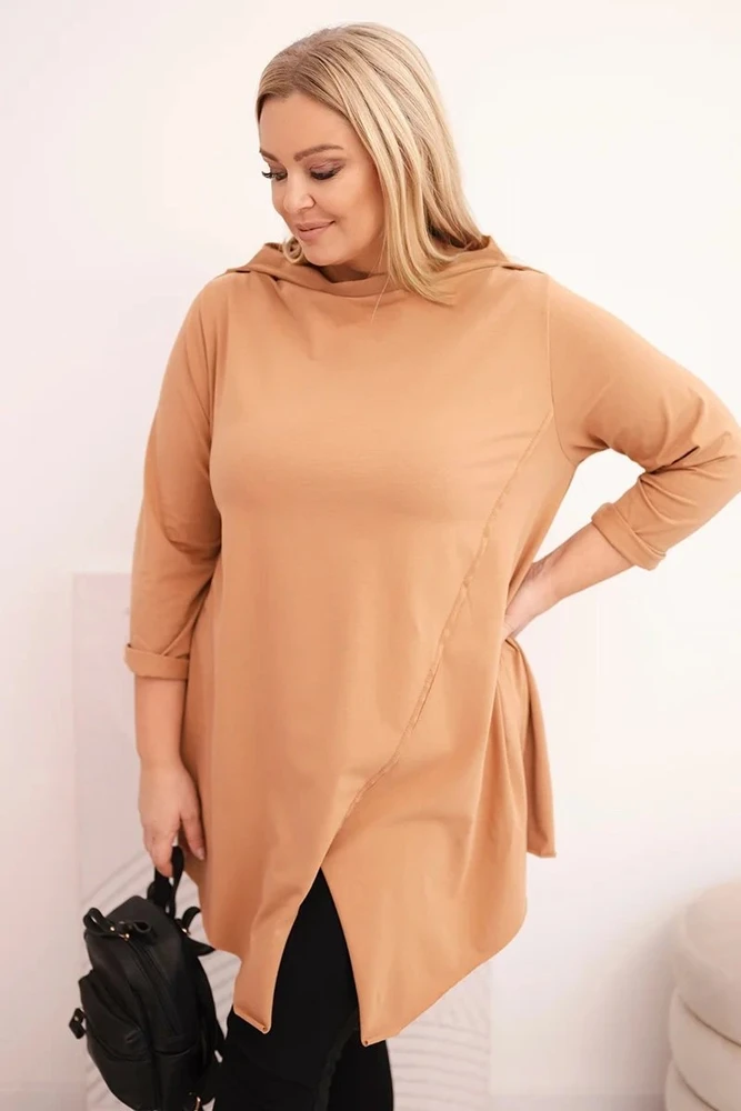 Moteriška Plus Size asimetrinė palaidinė su atlenktomis rankovėmis, kapučino spalvos