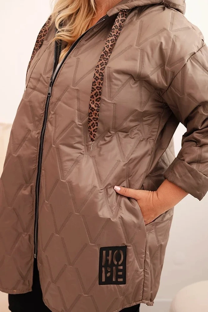 Moteriška Plus Size dygsniuota striukė su gobtuvu ir HOPE užrašu, kapučino spalvos