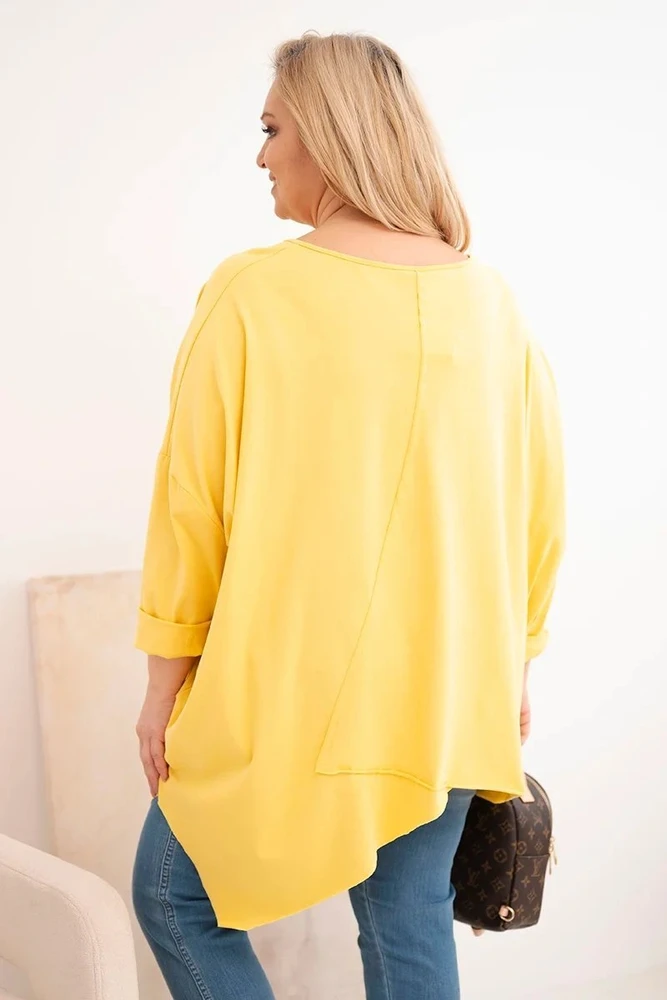 Moteriška Plus Size geltona palaidinė su asimetrišku apačios kraštu ir V formos iškirpte