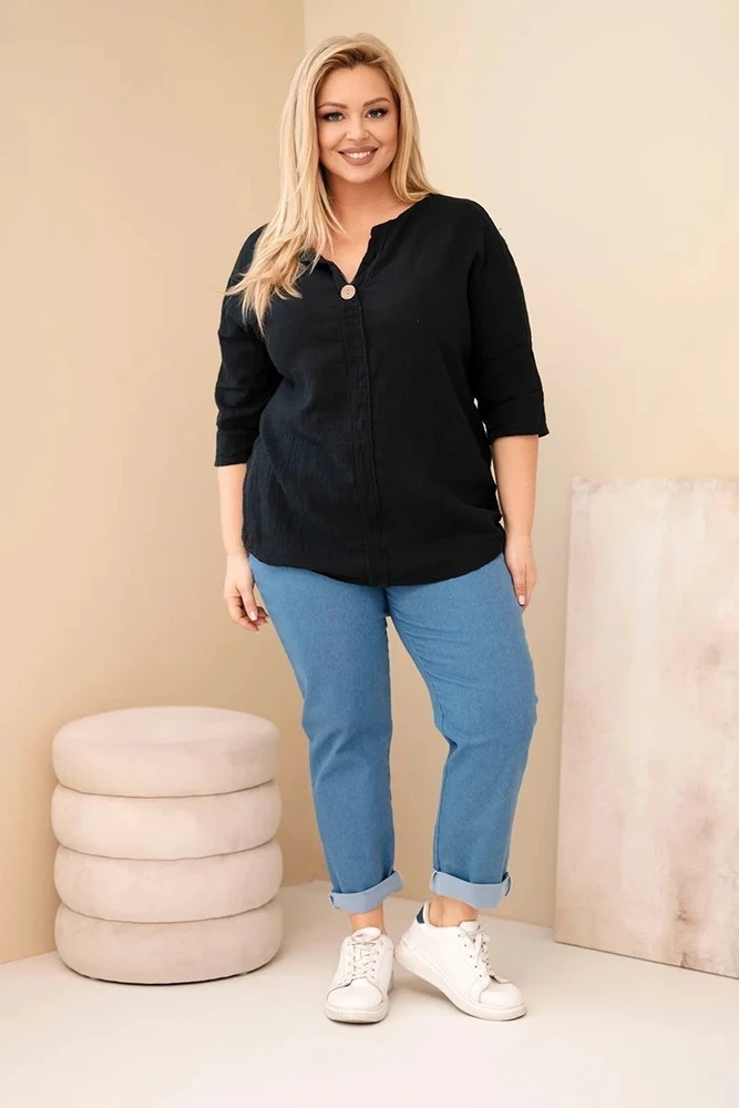 Moteriška Plus Size juoda medvilninė palaidinė su iškirpte ir sagute