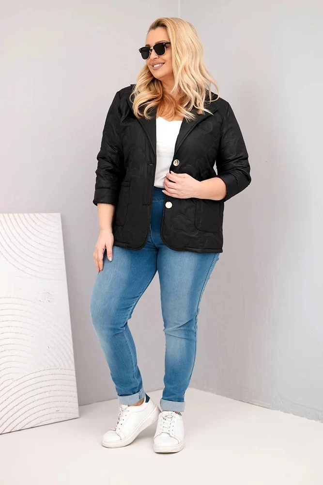 Moteriška Plus Size juoda pikota striukė su gėlių raštu, apykakle ir kišenėmis