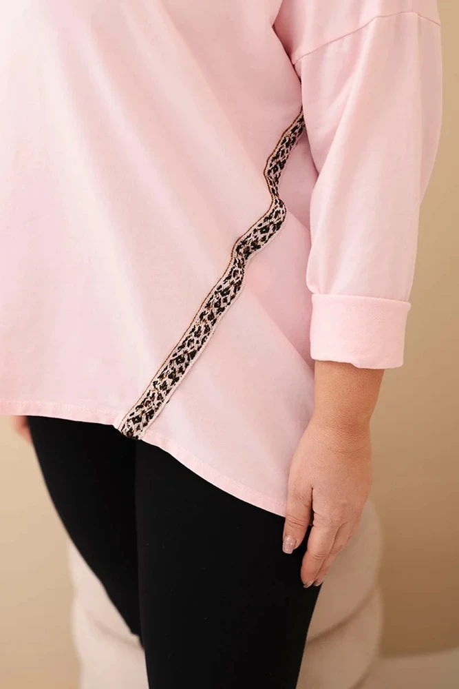 Moteriška Plus Size medvilninė palaidinė su rožinėmis leopardo juostomis