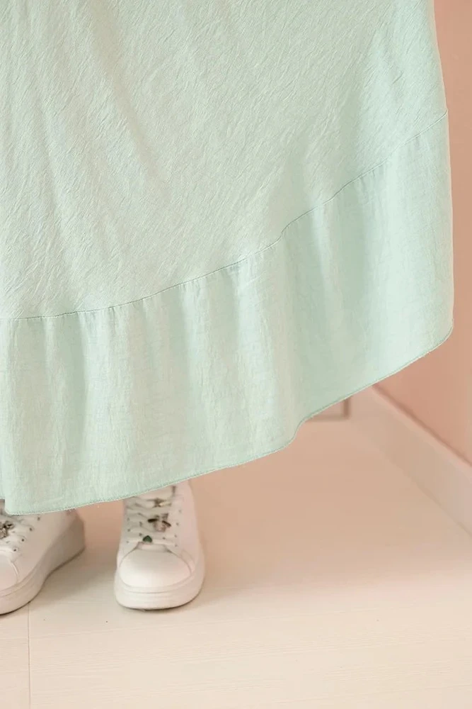 Moteriška Plus Size mėtų spalvos suknelė su trumpomis rankovėmis ir raukiniais