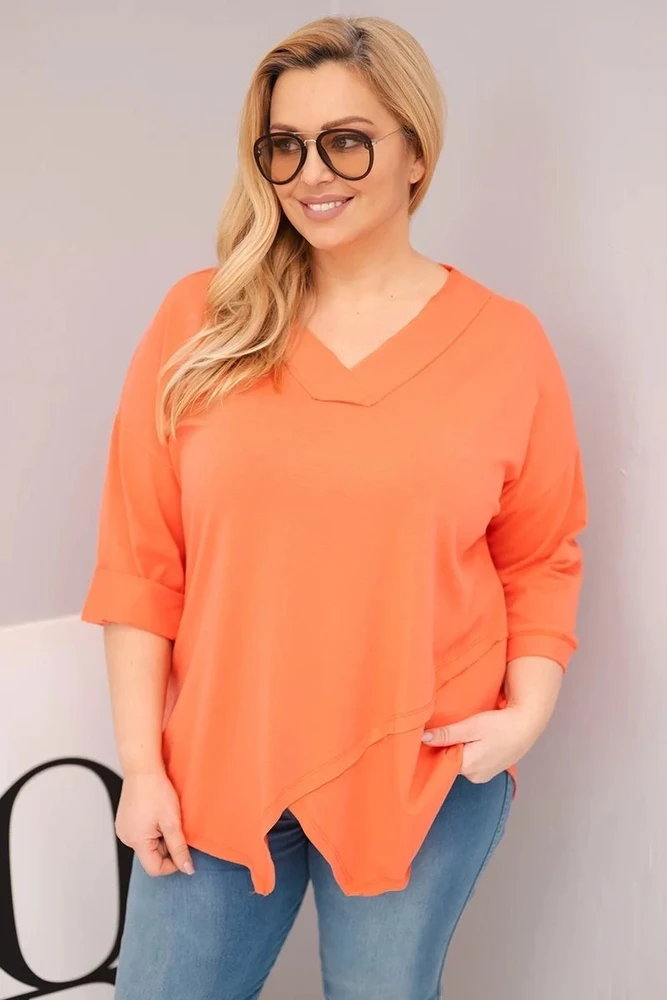 Moteriška Plus Size palaidinė su gilia V formos iškirpte ir asimetriniu apačios kraštu, persikų spalvos