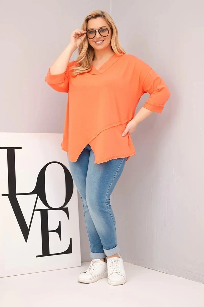 Moteriška Plus Size palaidinė su gilia V formos iškirpte ir asimetriniu apačios kraštu, persikų spalvos