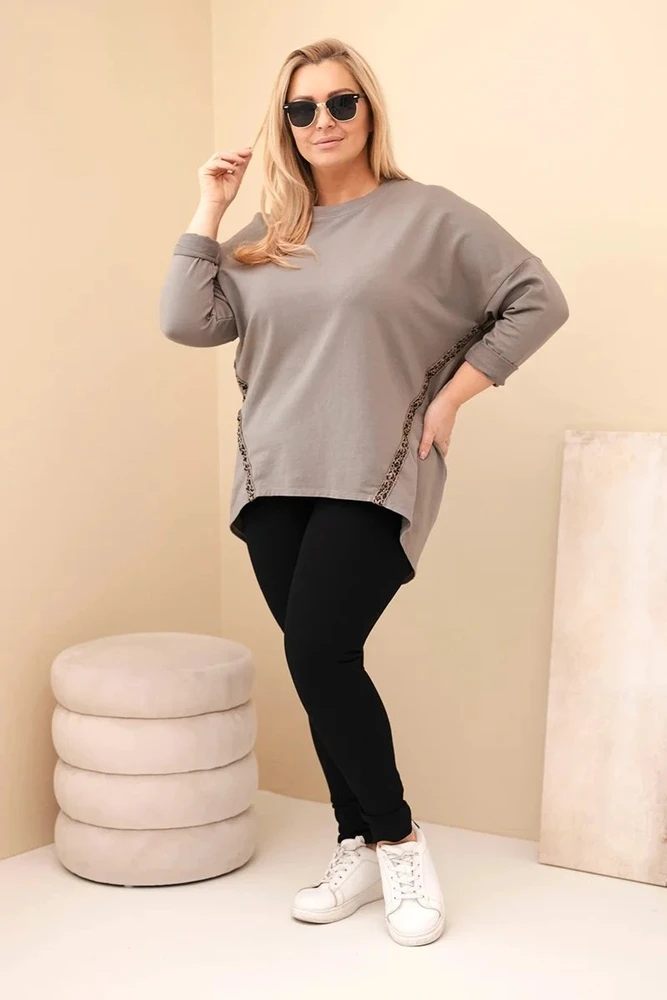 Moteriška Plus Size palaidinė su leopardo rašto detalėmis, kapučino spalvos