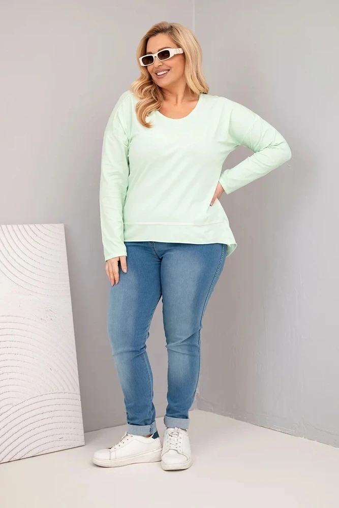 Moteriška Plus Size palaidinė su V formos iškirpte ir ilgesne nugara, mėtų spalvos