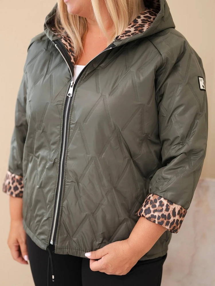 Moteriška Plus Size striukė su gobtuvu ir leopardo rašto apdaila, chaki spalvos
