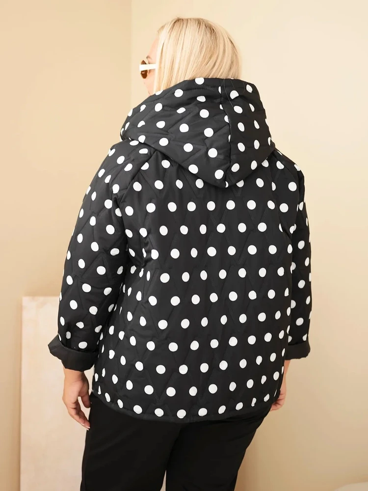 Moteriška Plus Size striukė su gobtuvu ir taškuotu raštu, juoda