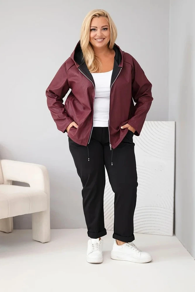 Moteriška Plus Size striukė su gobtuvu ir reguliuojama apačia, bordo spalvos