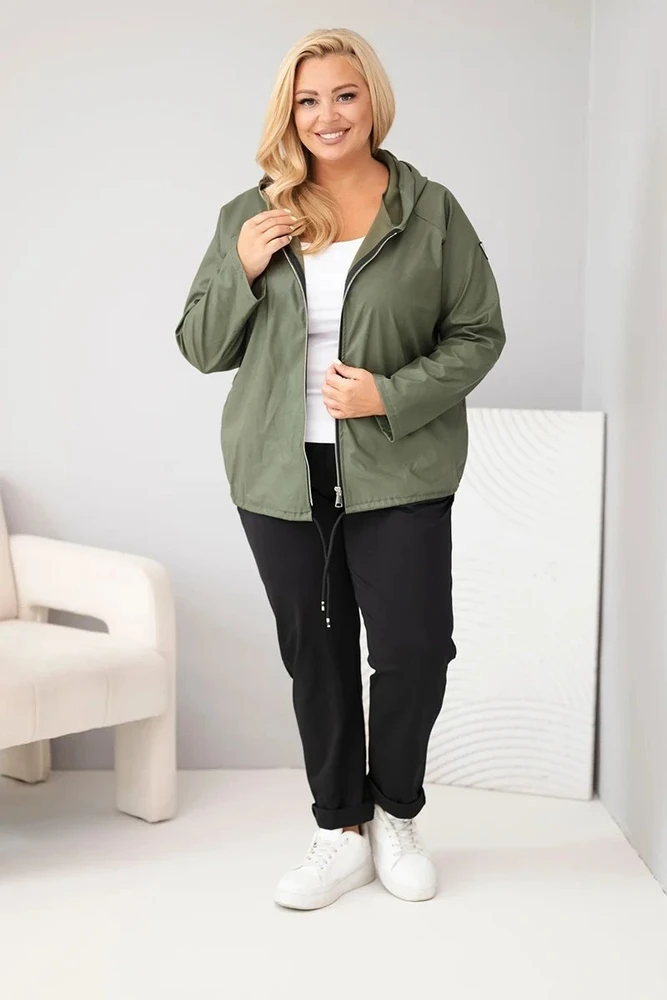 Moteriška Plus Size striukė su gobtuvu ir reguliuojama apačia, chaki spalvos