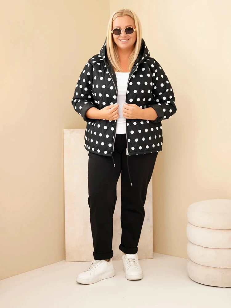 Moteriška Plus Size striukė su gobtuvu ir taškuotu raštu, juoda
