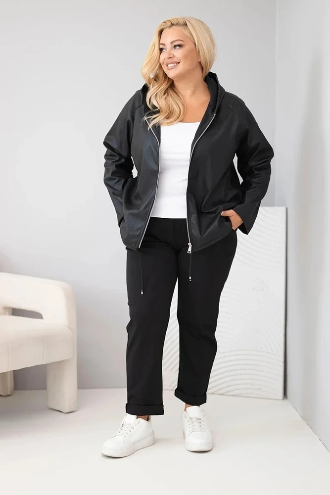 Moteriška Plus Size striukė su gobtuvu ir reguliuojama apačia, juoda