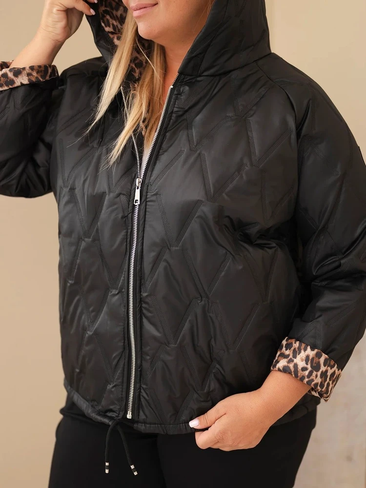 Moteriška Plus Size striukė su gobtuvu ir leopardo rašto apdaila, juoda