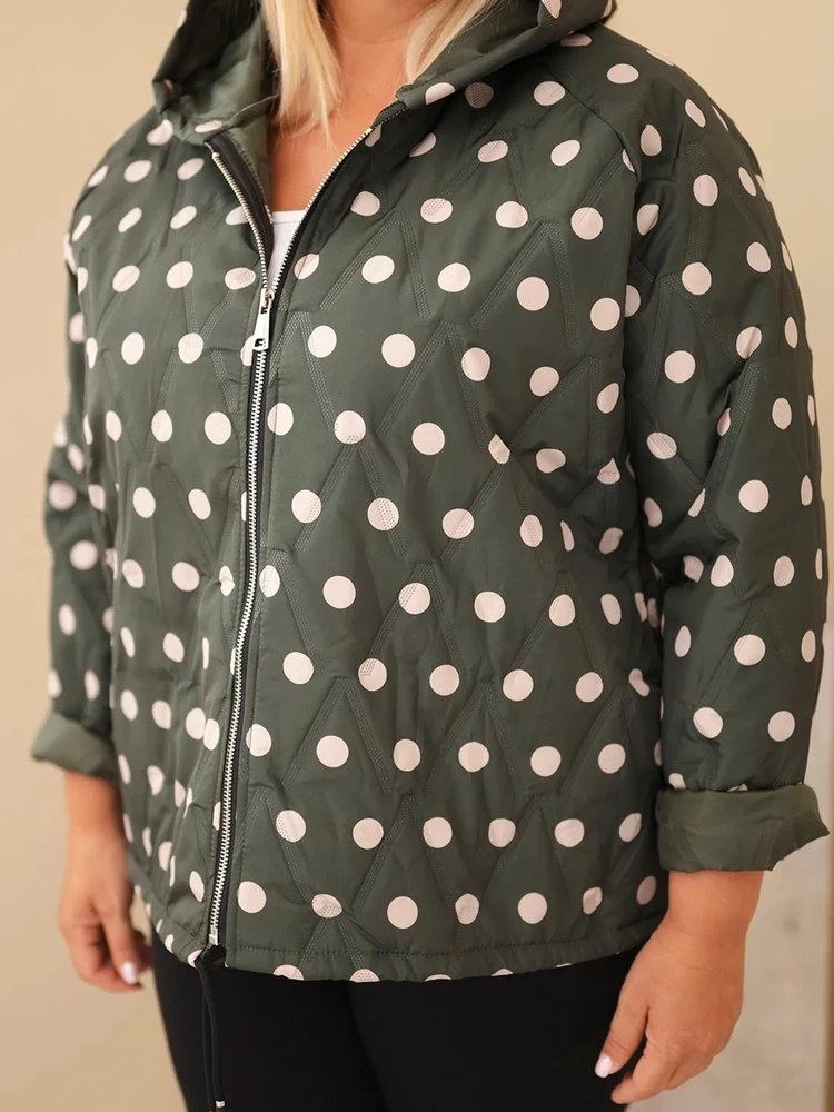 Moteriška Plus Size striukė su taškuotu raštu ir gobtuvu, chaki spalvos
