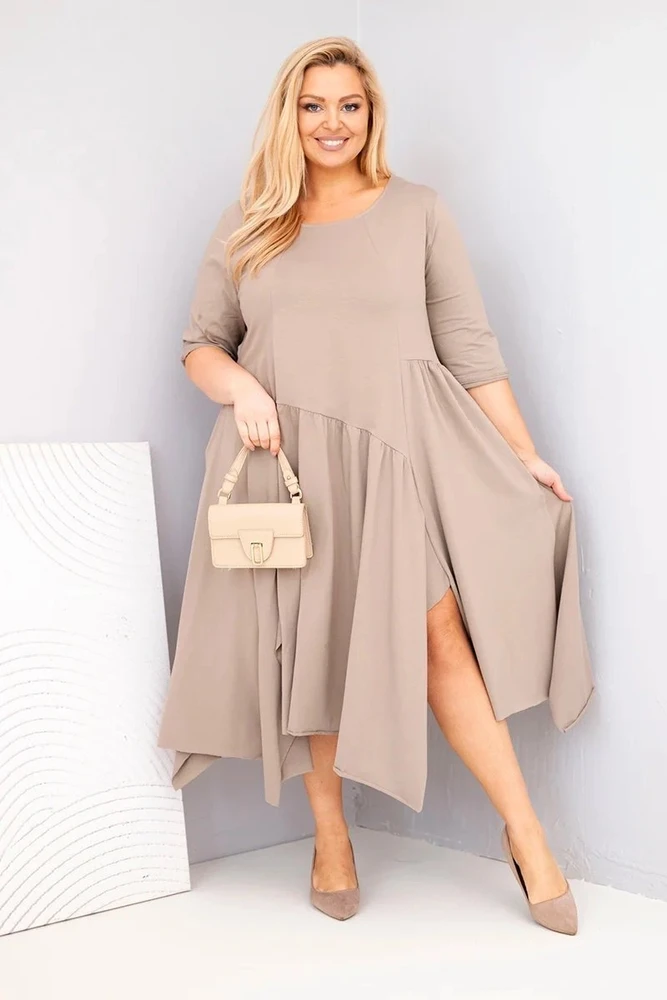 Moteriška Plus Size suknelė su asimetrišku apačios kraštu, kapučino spalvos