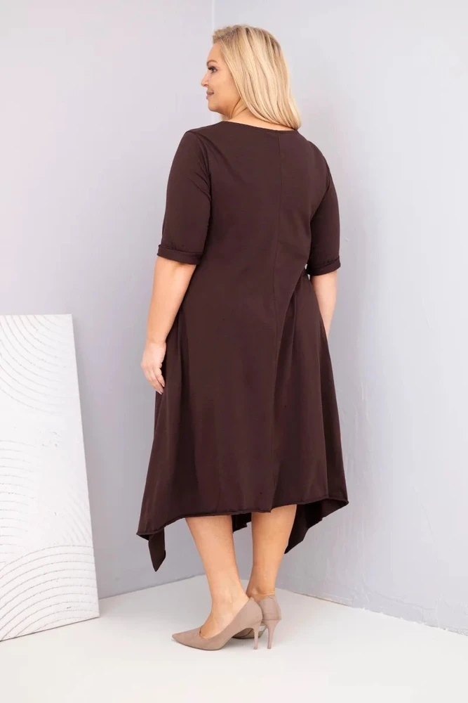 Moteriška Plus Size suknelė su asimetrišku apačios kraštu, ruda