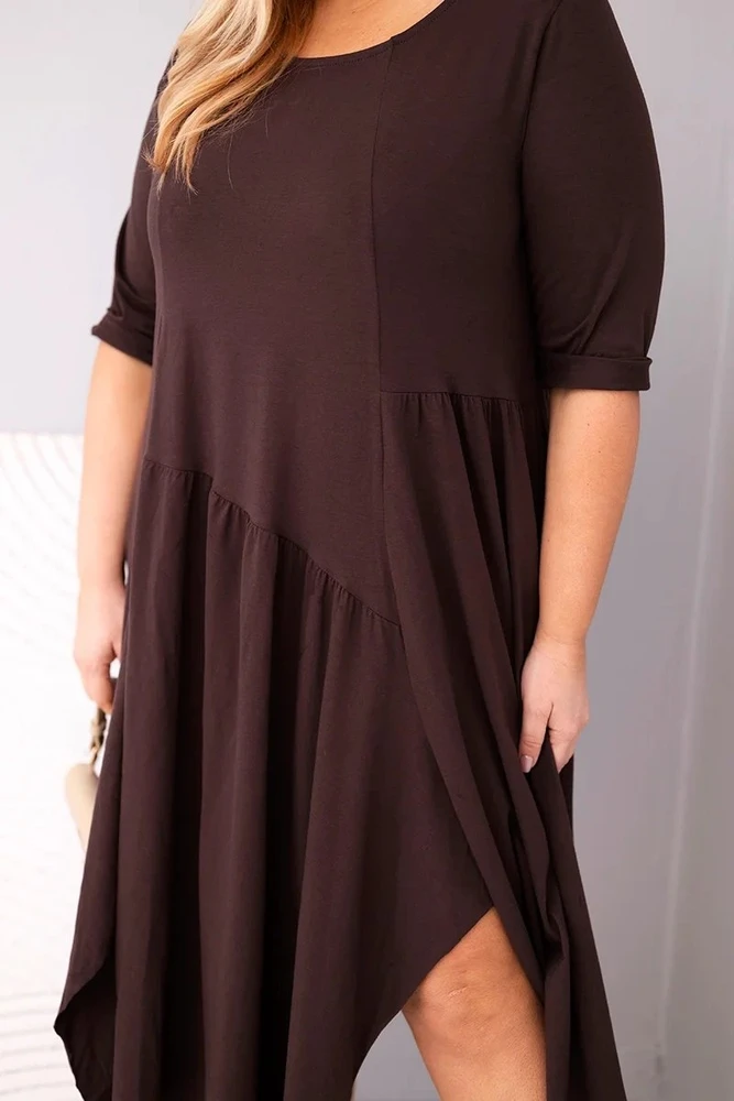 Moteriška Plus Size suknelė su asimetrišku apačios kraštu, ruda