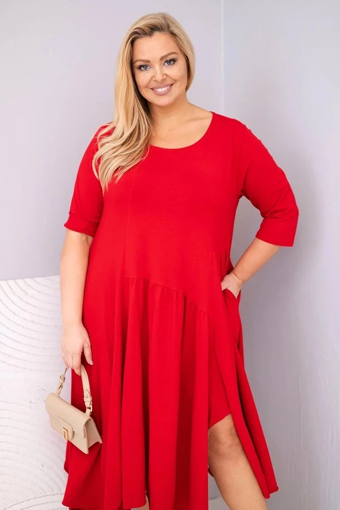 Moteriška Plus Size suknelė su asimetrišku kraštu, raudonos spalvos