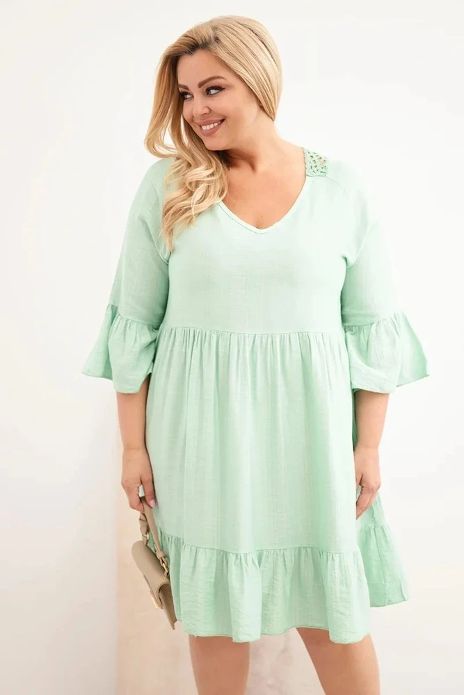 Moteriška Plus Size suknelė su ažūrine detale, tamsios mėtų spalvos