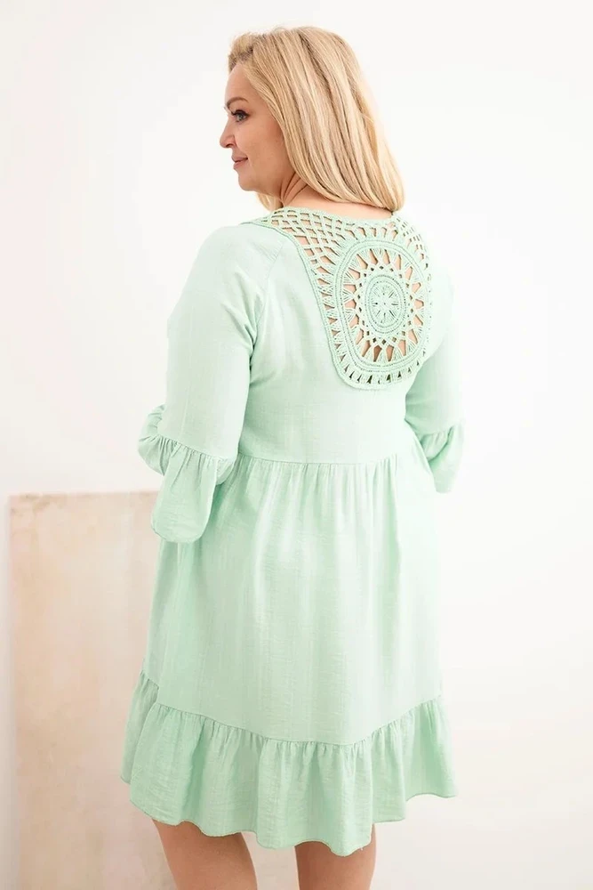 Moteriška Plus Size suknelė su ažūrine detale, tamsios mėtų spalvos