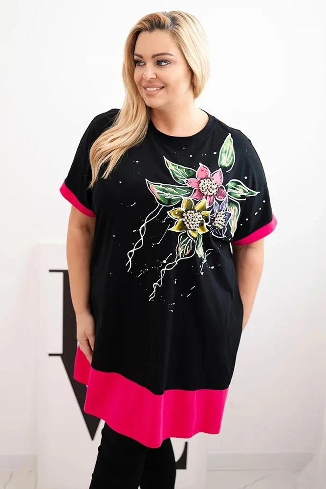 Moteriška Plus Size tunika su gėlių raštu ir dekoratyviniais perlais, fuksijos spalvos