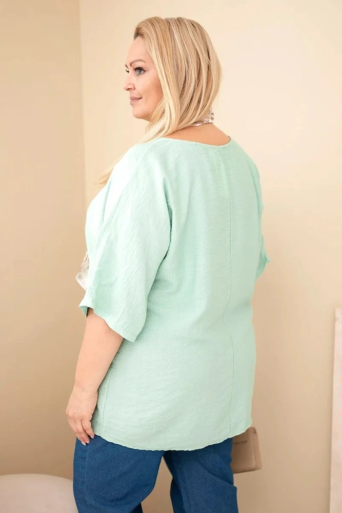 Moteriška Plus Size viskozinė palaidinė su dekoratyvine skarele, mėtų spalvos