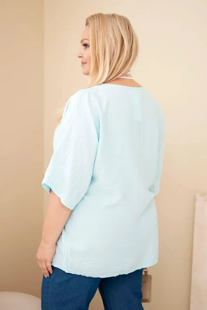 Moteriška Plus Size viskozinė palaidinė su dekoratyvine skarele, mėtų spalvos