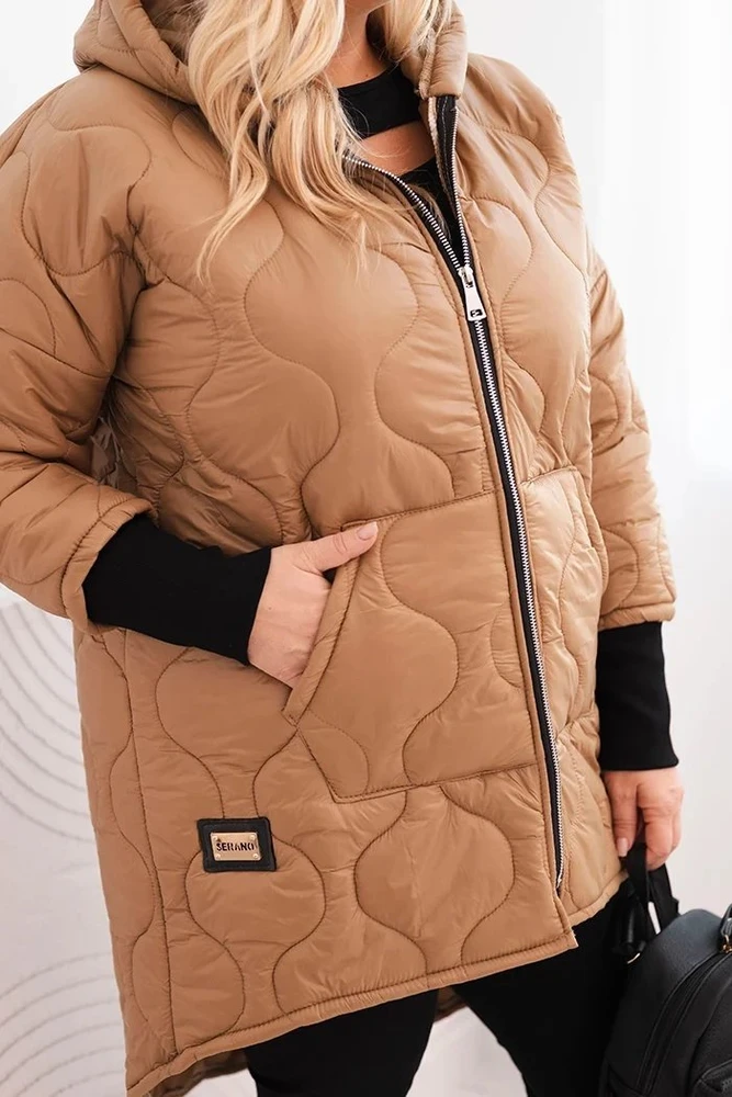 Moteriška Plus Size žieminė dygsniuota striukė su gobtuvu, kapučino spalvos