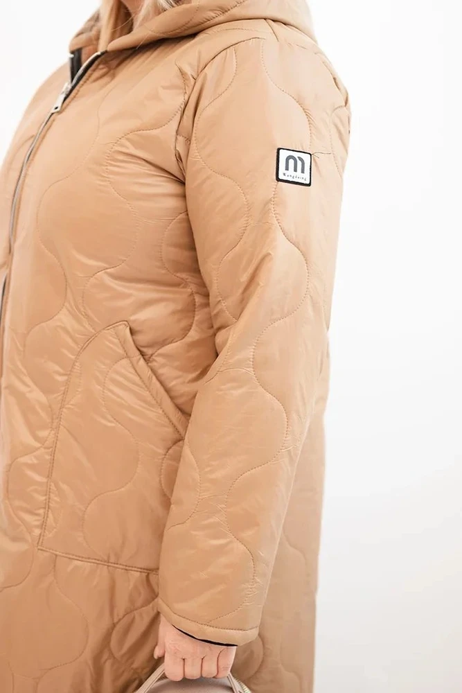Moteriška Plus Size žieminė dygsniuota striukė su gobtuvu, kapučino spalvos