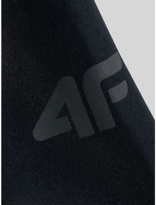 Moteriška vėjui atspari softshell striukė 4F, juoda