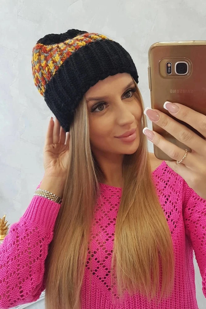 Moteriška žieminė kepurė Iris, juodos ir garstyčių spalvos