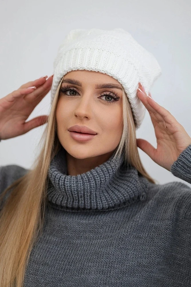 Moteriška žieminė kepurė Nastia, balta