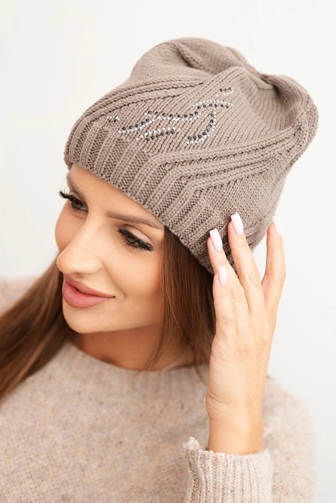Moteriška žieminė kepurė su vilna K442, kapučino spalvos