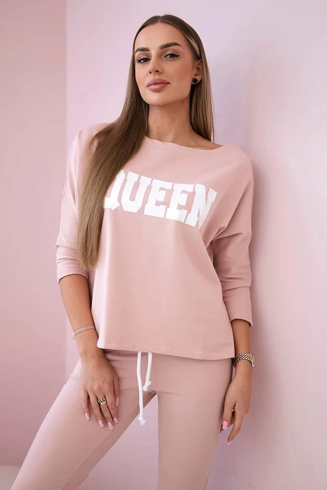 Moteriškas komplektas: palaidinė su „Queen“ užrašu ir kelnės, blyškiai rožinis