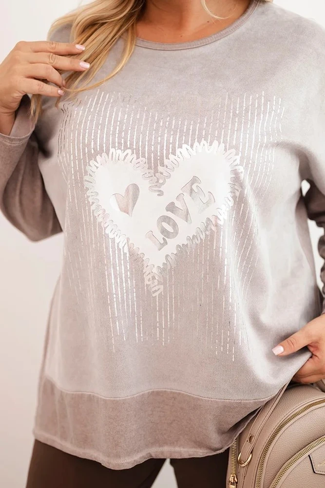 Moteriškas Plus Size džemperis su širdies raštu ir raišteliais, kapučino spalvos