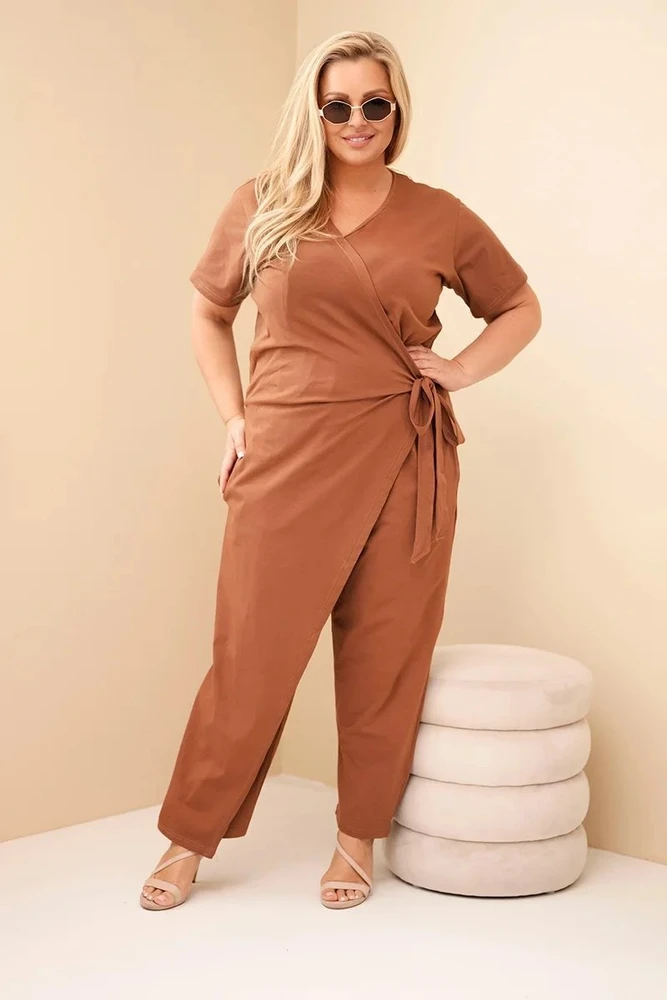 Moteriškas Plus Size kombinezonas su surišimu ties juosmeniu, smėlio ruda