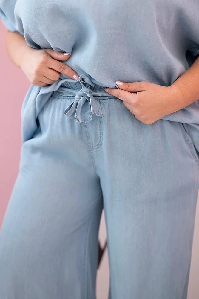 Moteriškas Plus Size komplektas iš tencelio su surišamu juosmeniu, šviesiai džinso spalvos