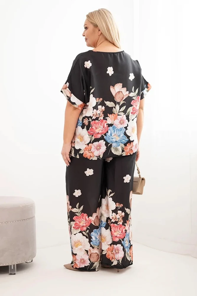 Moteriškas Plus Size komplektas su palaidine ir gėlių rašto plačiomis kelnėmis, juodas