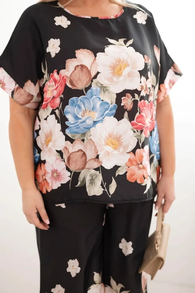Moteriškas Plus Size komplektas su palaidine ir gėlių rašto plačiomis kelnėmis, juodas