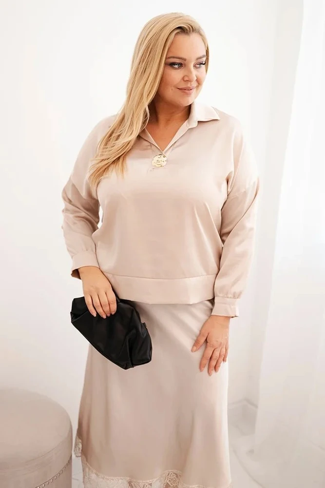 Moteriškas Plus Size komplektas su satino blizgesiu ir nėriniais, smėlio spalvos