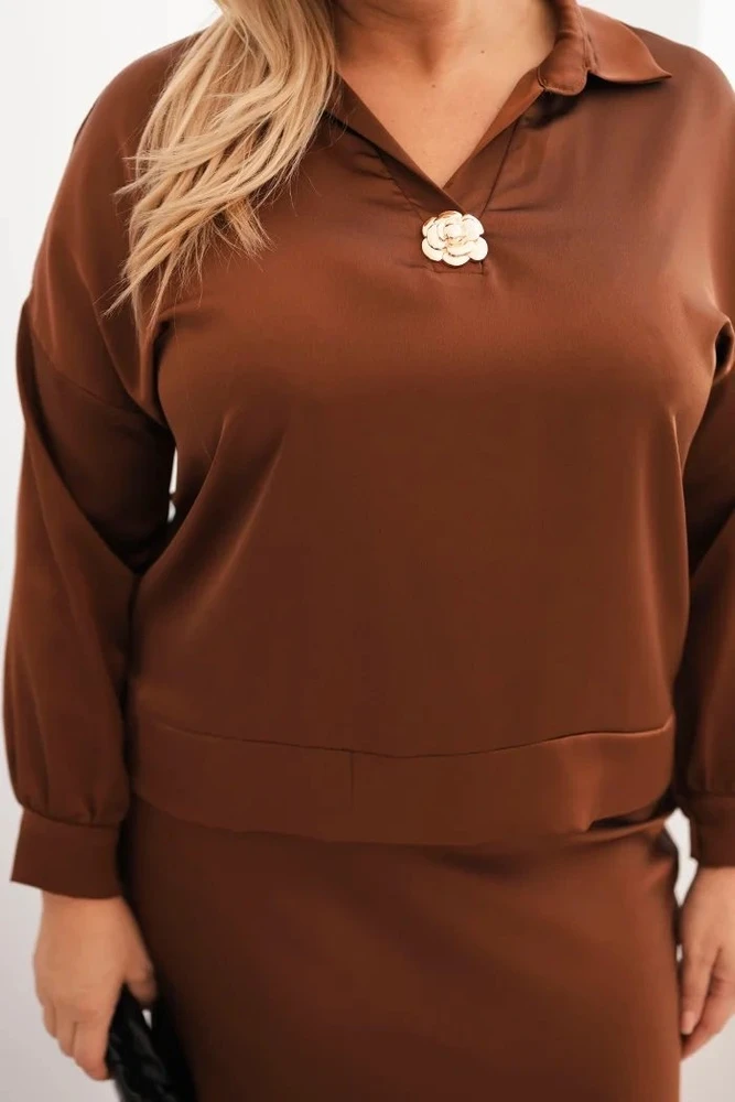Moteriškas Plus Size komplektas su satino blizgesiu ir nėriniais, kapučino spalvos