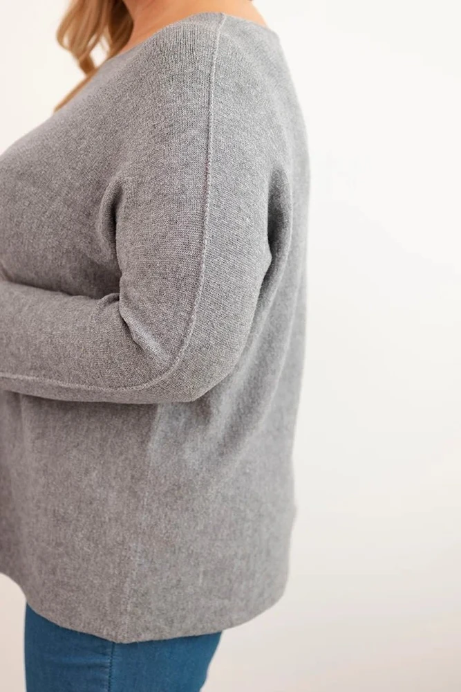 Moteriškas Plus Size megztinis su valties iškirpte, pilkos spalvos