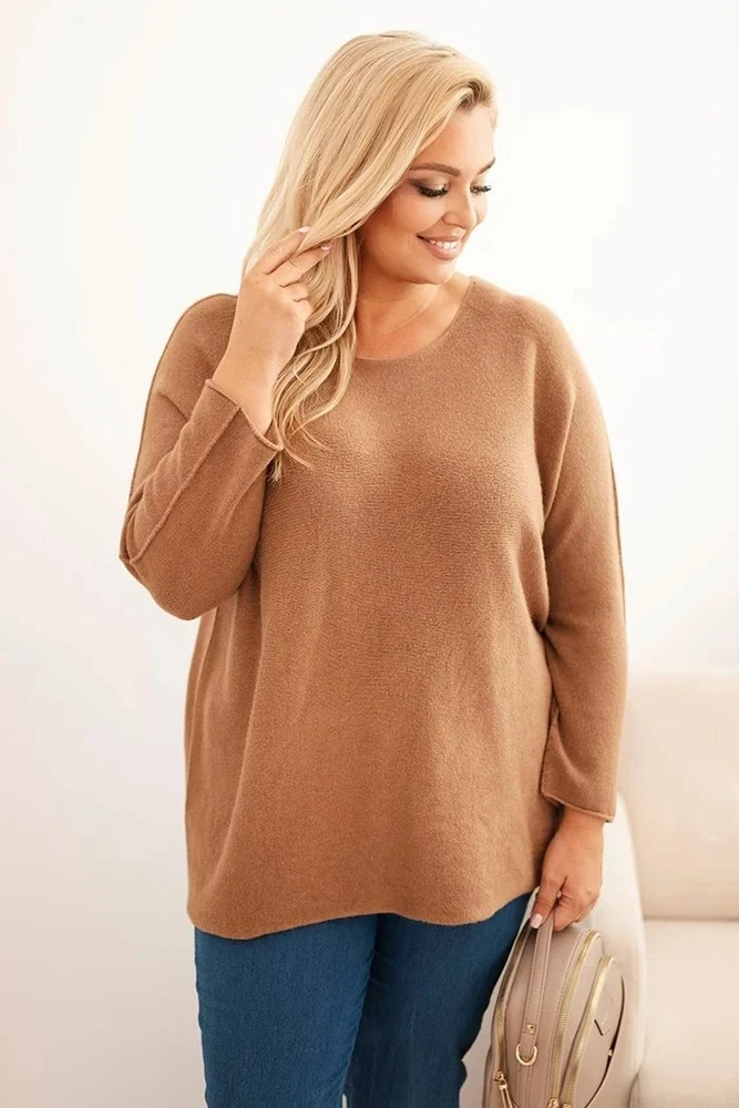 Moteriškas Plus Size megztinis su valtine iškirpte, kapučino spalvos