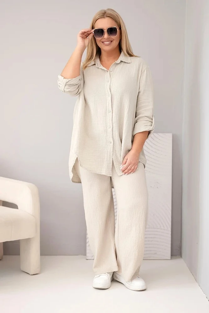 Moteriškas Plus Size muslino komplektas su marškiniais ir plačiomis kelnėmis, smėlio spalvos