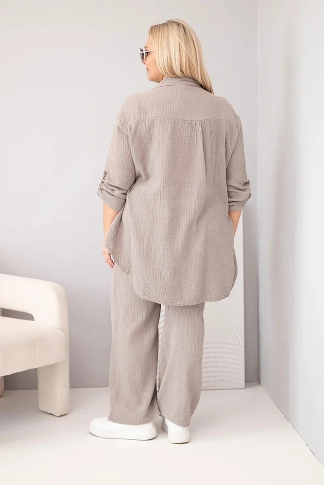 Moteriškas Plus Size muslino komplektas su marškiniais ir plačiomis kelnėmis, fango spalvos