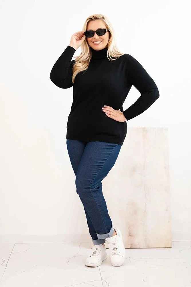 Moteriškas Plus Size viskozinis megztinis su golfu, juodos spalvos