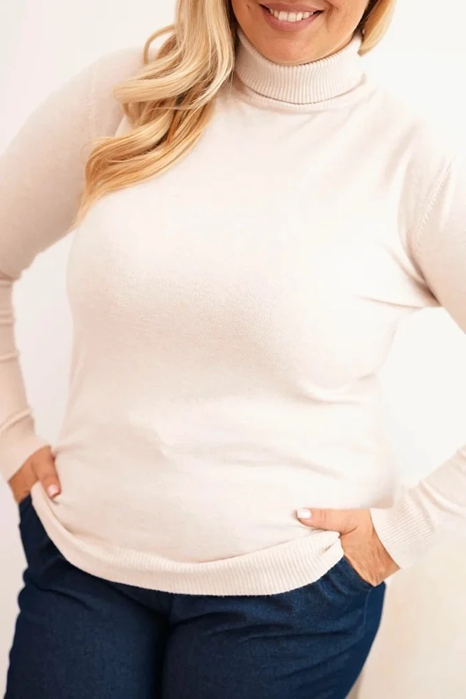 Moteriškas Plus Size viskozinis megztinis aukštu kaklu, smėlio spalvos