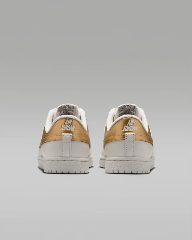 Moteriški laisvalaikio batai Nike Air Jordan Skyline Low LE, balti